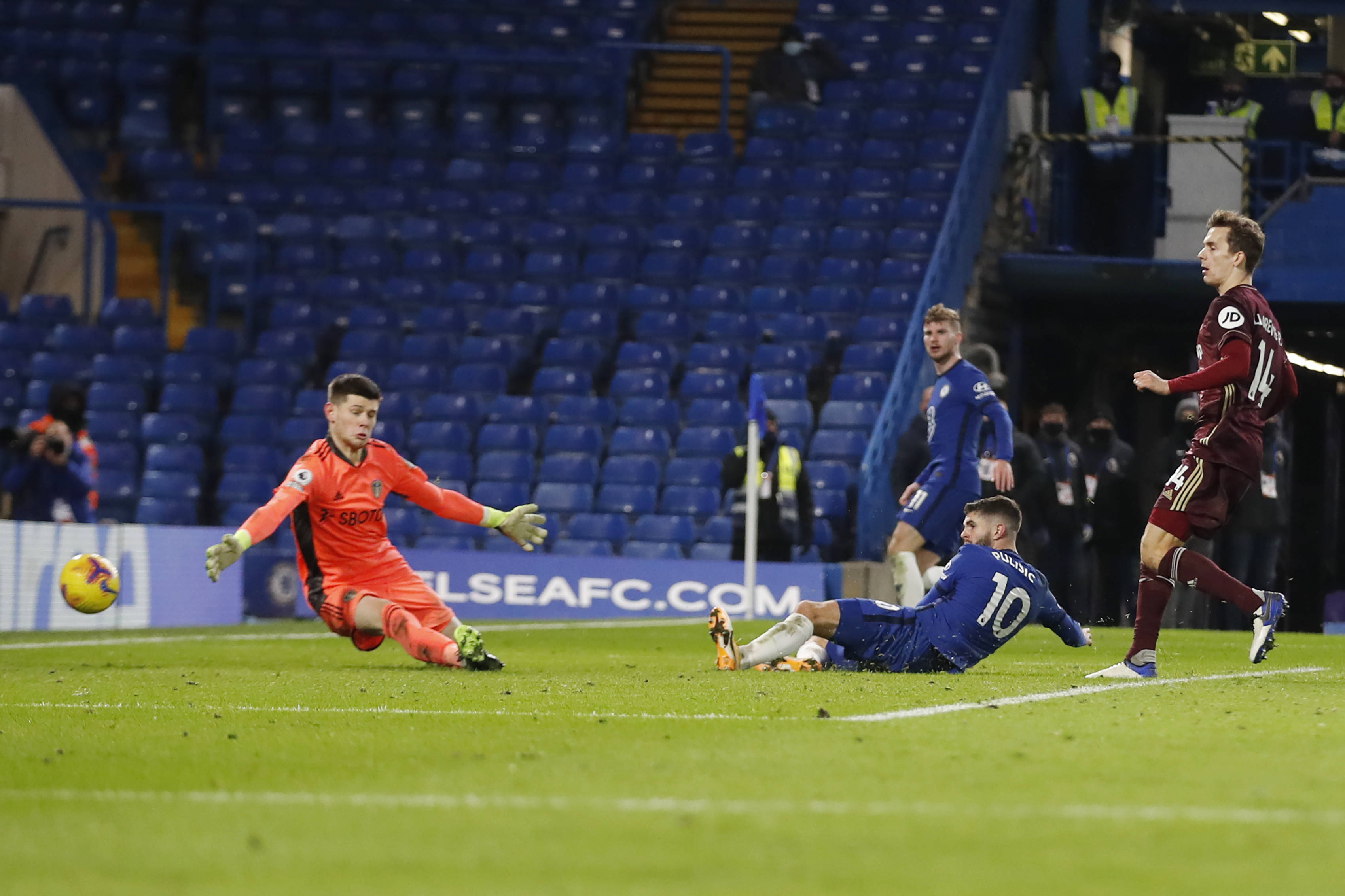 仍然倾向于 仍然倾向于