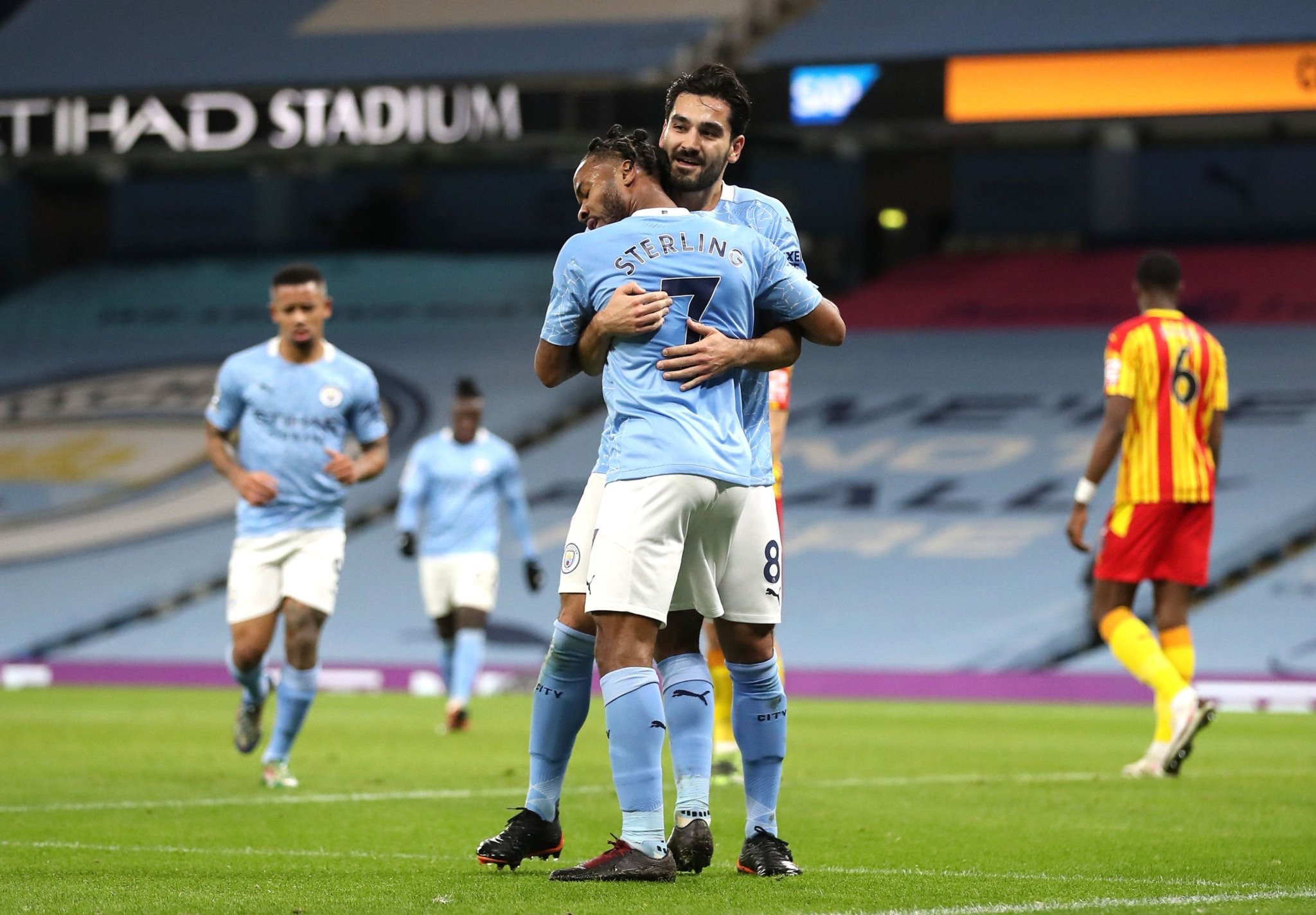 年轻群体中 年轻群体中